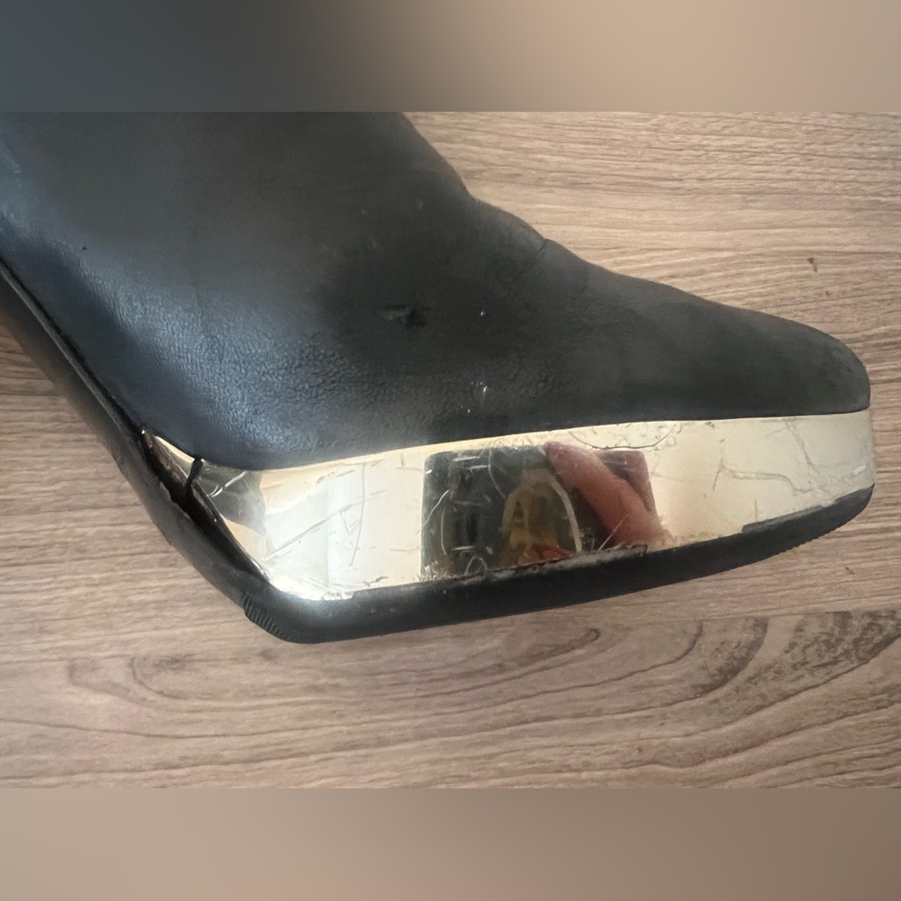 GUCCI Leather Ankle Lace up Boot Platform Heel Color Black Gold Interior - Picture 13 of 13